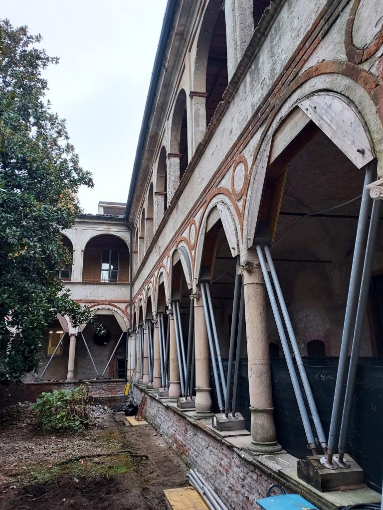 Chiostro Palazzo di San Felice, Pavia